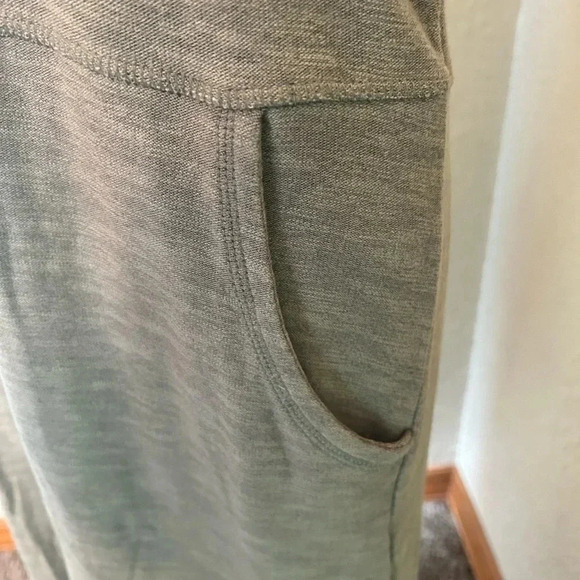 The Lounge Edit sage green ultra soft‎ stretch cotton blend maxi dress w/pockets - Picture 3 of 8